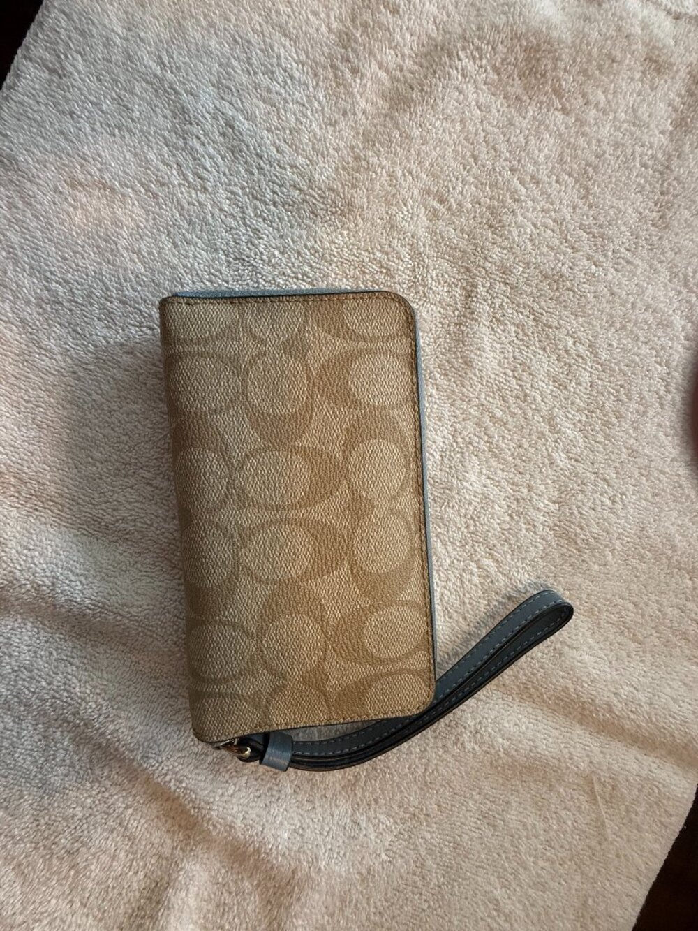Coach Wristlet – Brown/Tan Signature C – Baby Blue Interior – Great Condition